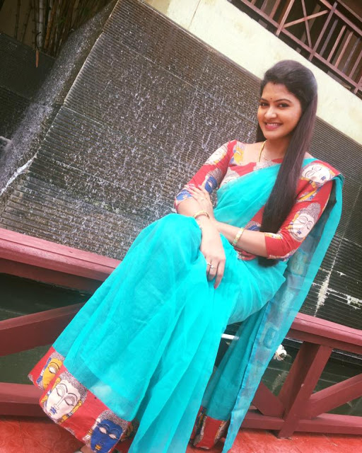 TV Actress Rachitha Mahalakshmi Photo Shoot In Blue Saree 11